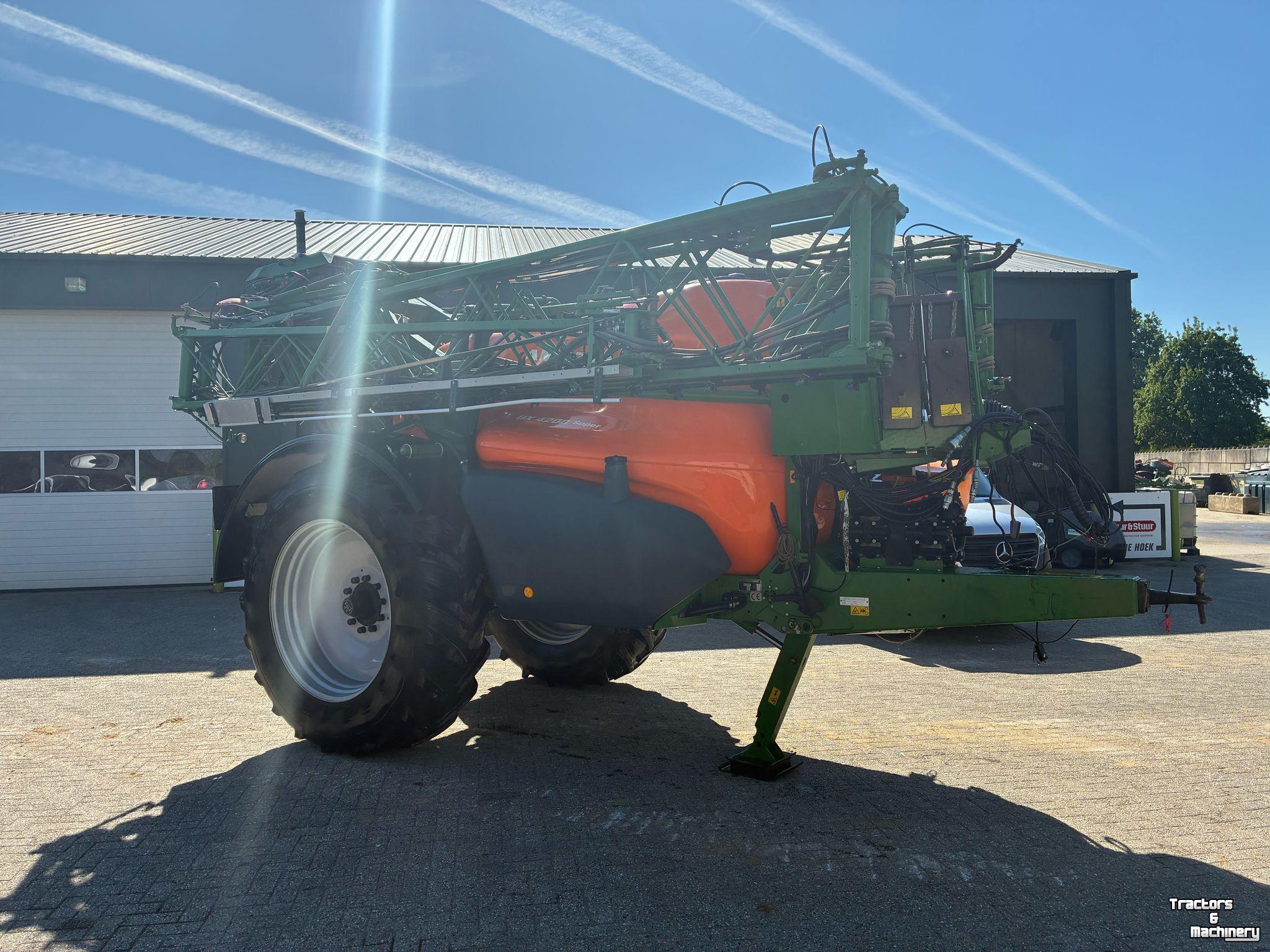 Pulvérisateur Amazone UX 4200-39-3 DCS