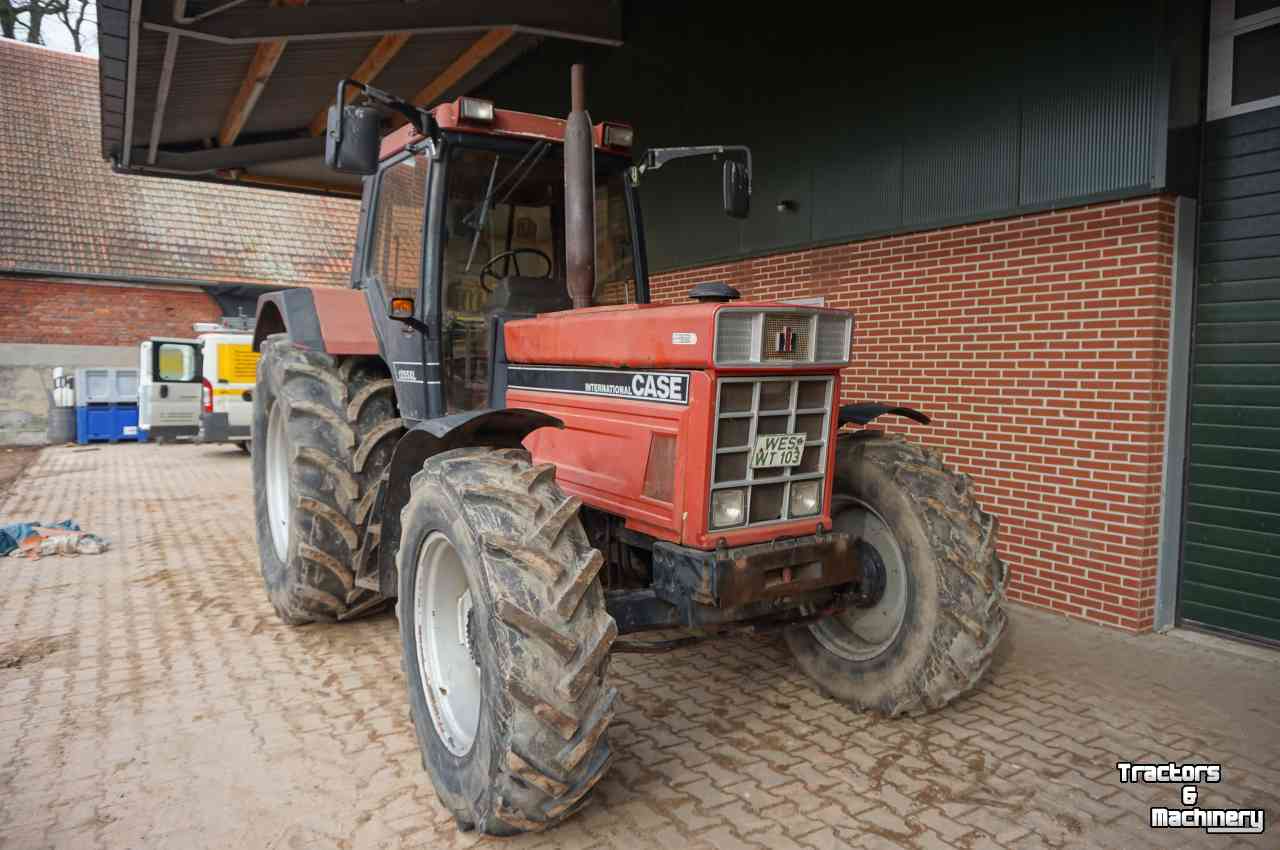 Tracteurs Case-IH 1255 XL