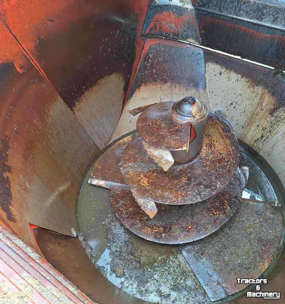 Mélangeuse Verticale Trioliet Triomix 1200 Verticale Voermengwagen