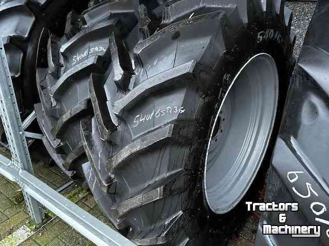 Roues, Pneus, Jantes, Barillets Jumelage Trelleborg 540/65x34 & 440/65x24 op velgen