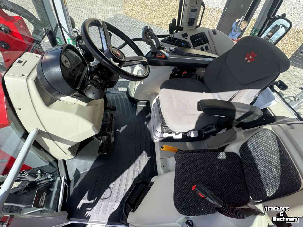 Tracteur Massey Ferguson 5S145 EFFICIENT, DYNA 6, Stage V vol geveerd voorlader FL4220,  467 uren!!