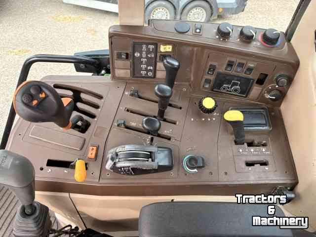 Tracteur John Deere 6810