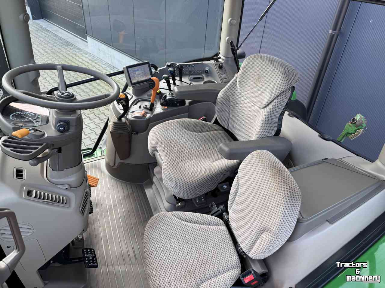 Tracteur John Deere 6105R