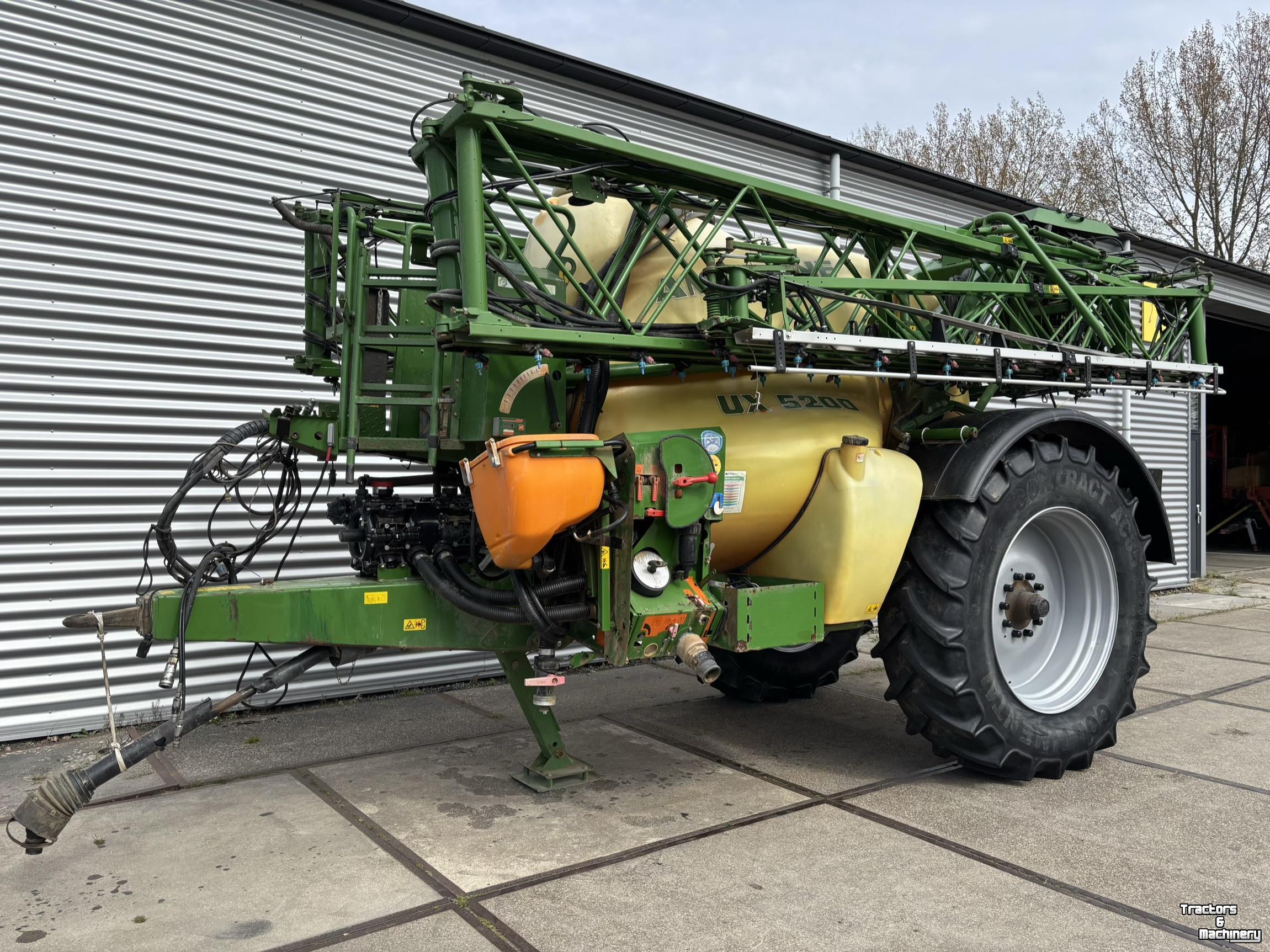 Pulvérisateur Amazone UX5200