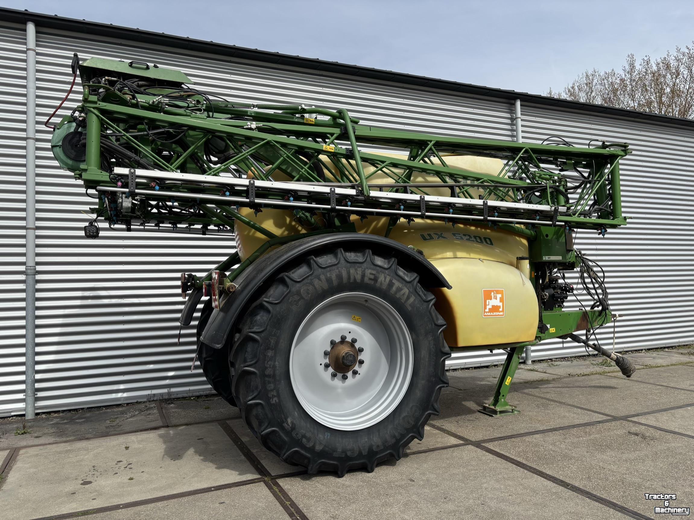Pulvérisateur Amazone UX5200