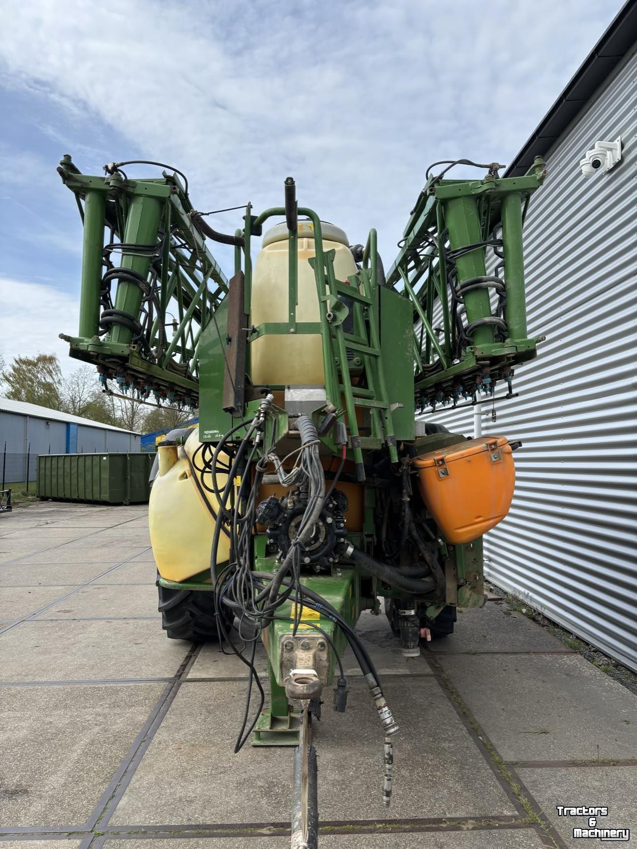 Pulvérisateur Amazone UX5200