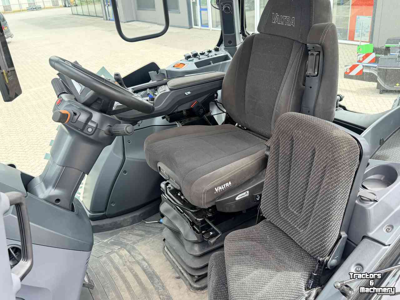 Tracteur Valtra T235 Direct Smart Touch