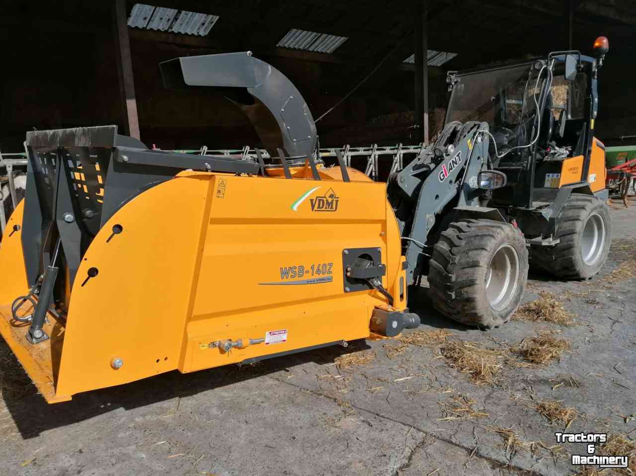 Distributeur de paille pour des logettes VDMJ Stroblazer voor mini shovel VDMJ Machinery - WSB 140