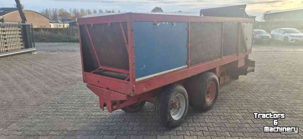 Epandeur de fumier  Compoststrooier voor fruitteelt