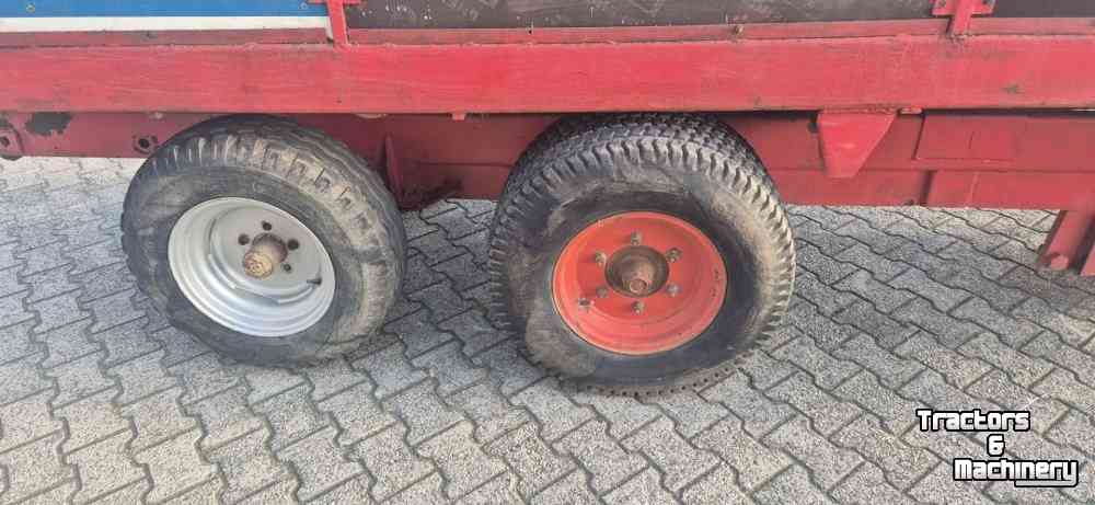 Epandeur de fumier  Compoststrooier voor fruitteelt