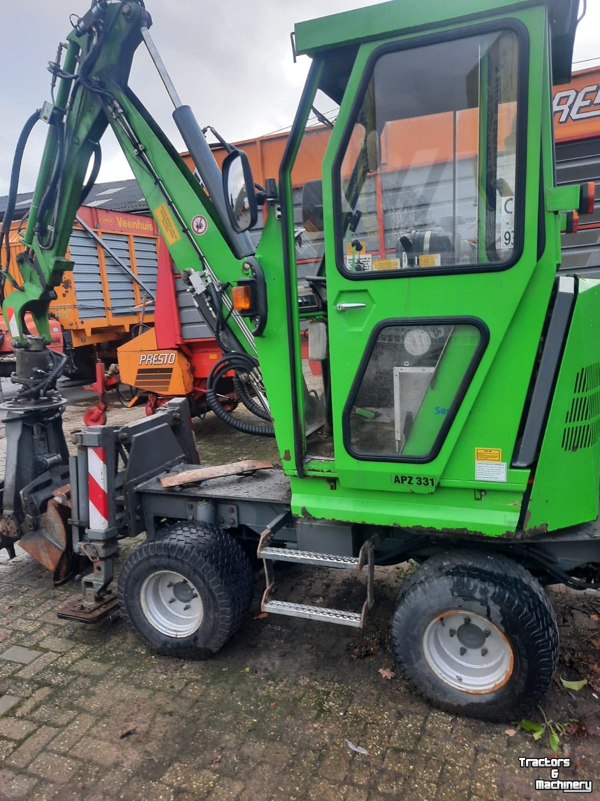 Pelles sur pneus Hansa APZ331 Kraan