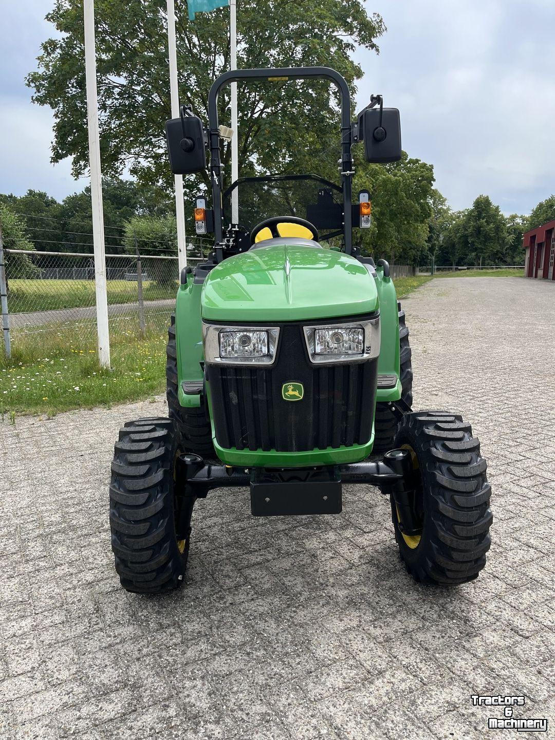Tracteur pour vignes et vergers John Deere 3025E