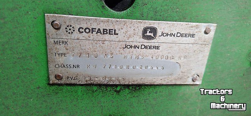 Tracteur John Deere 7710