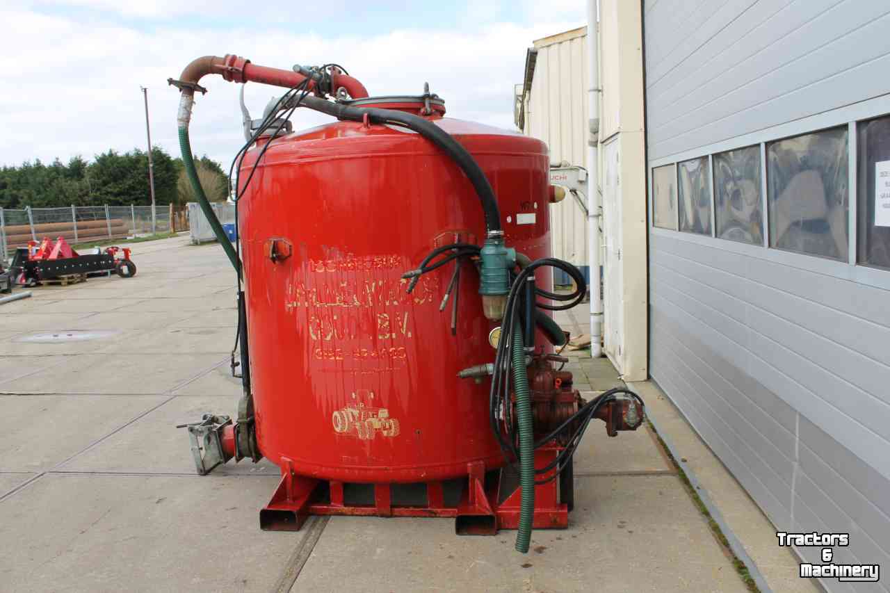 Autres Agomac 4000 liter staande vacuümtank met hydraulisch aangedreven vacuümpomp