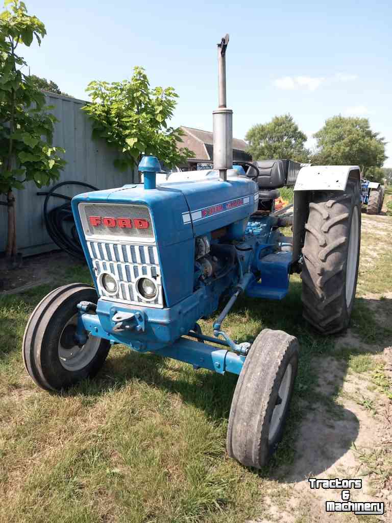 Tracteur Ford 5000