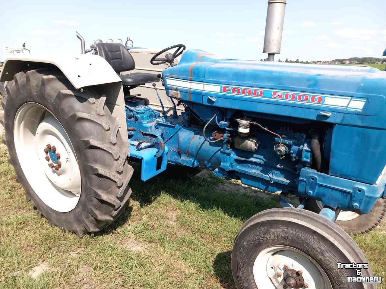 Tracteur Ford 5000