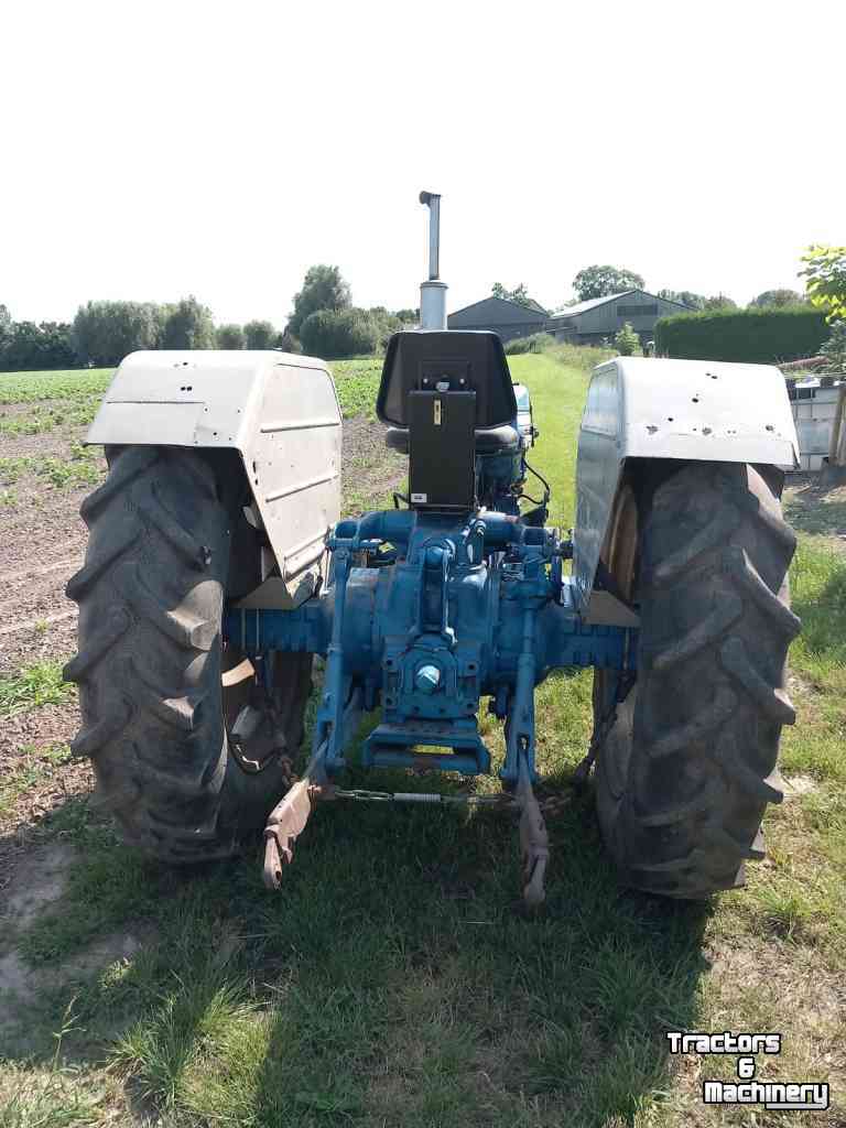 Tracteur Ford 5000