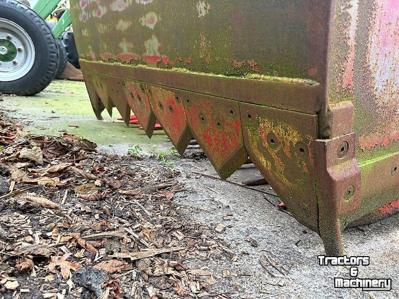 Coupe-blocs d'ensilage Redrock HA 140