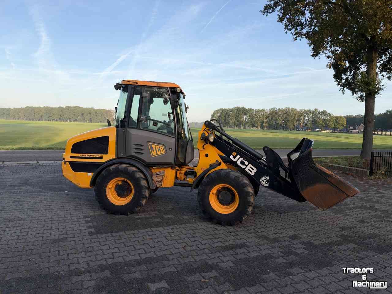 Chargeuse sur pneus JCB 407