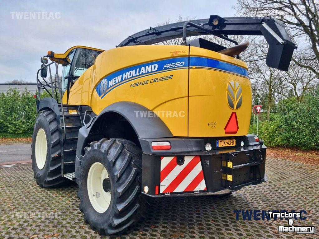 Ensileuse automotrice New Holland FR 550