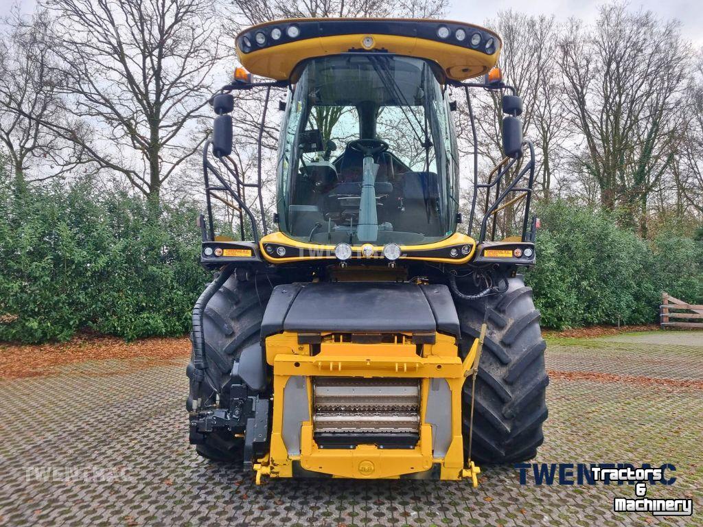 Ensileuse automotrice New Holland FR 550
