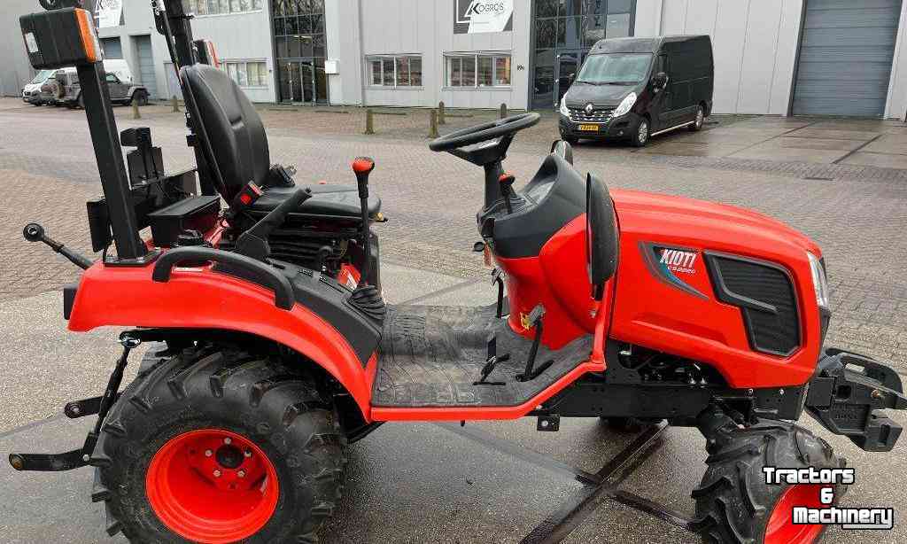 Tracteur pour horticulture Kioti CS 2220 M Compact Tractor