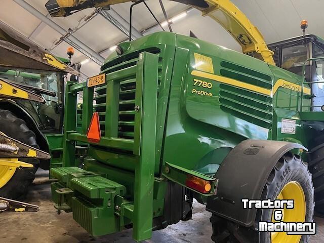 Ensileuse automotrice John Deere 7780