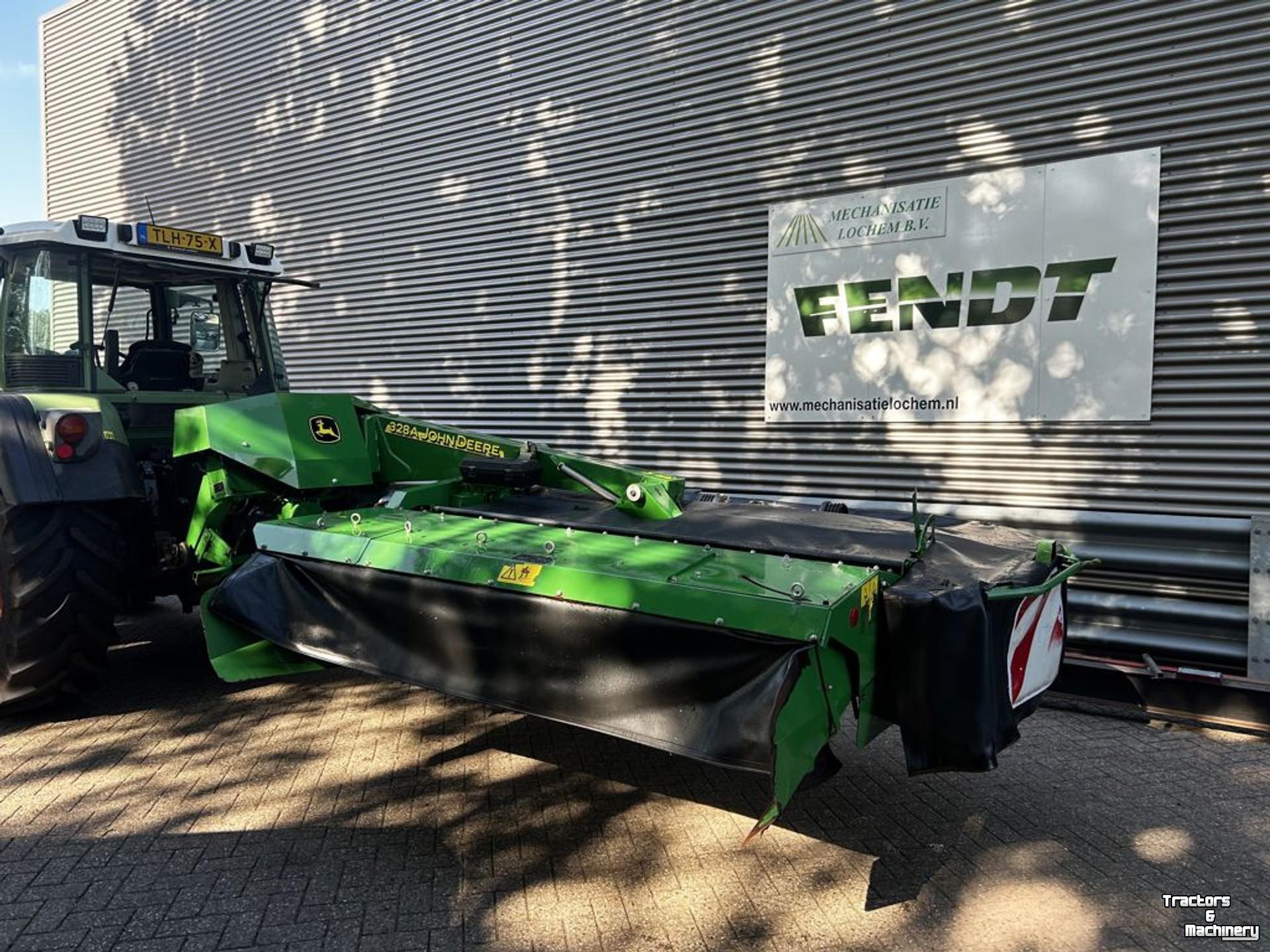 Faucheuse John Deere 328A