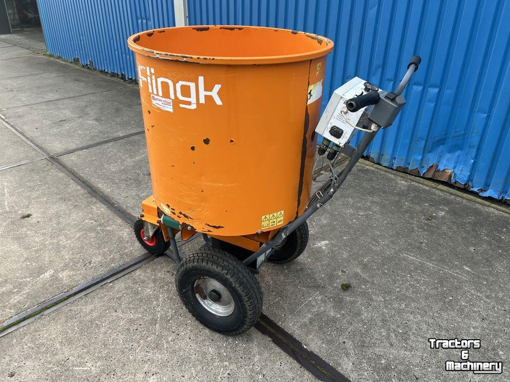 Épandeur de sciure pour des logettes Flingk SE 250 BOXINSTROOIER