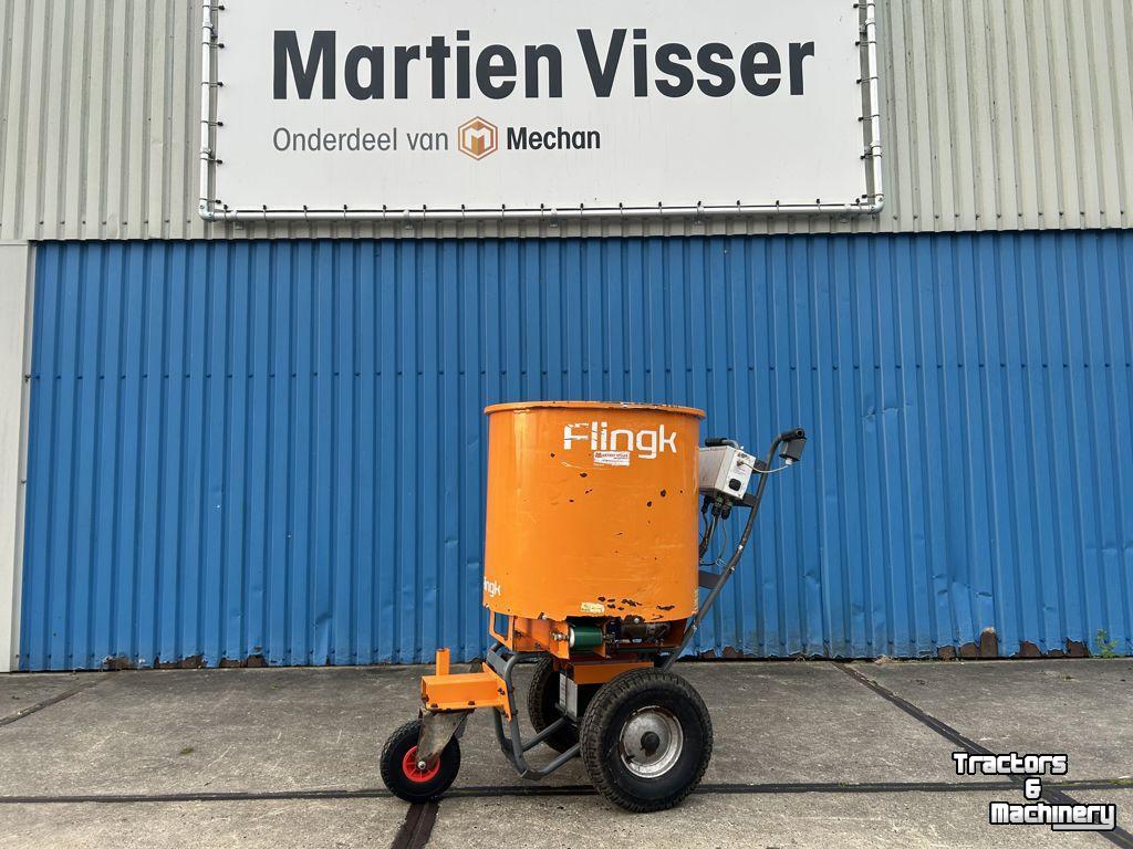 Épandeur de sciure pour des logettes Flingk SE 250 BOXINSTROOIER