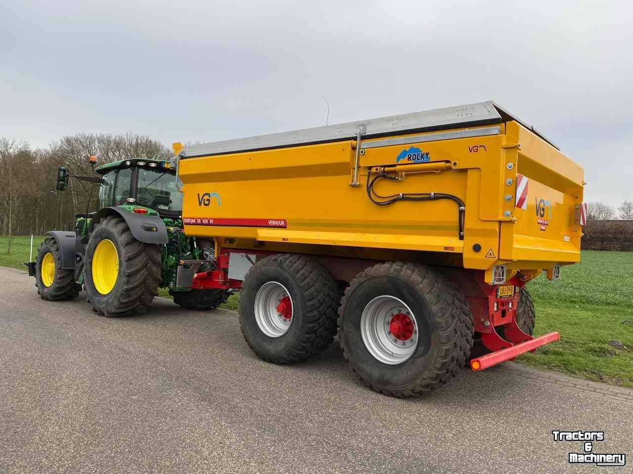 Tracteur John Deere 6155R Tractor 200 Pk + Gronddumper Tandemasser (22 ton)