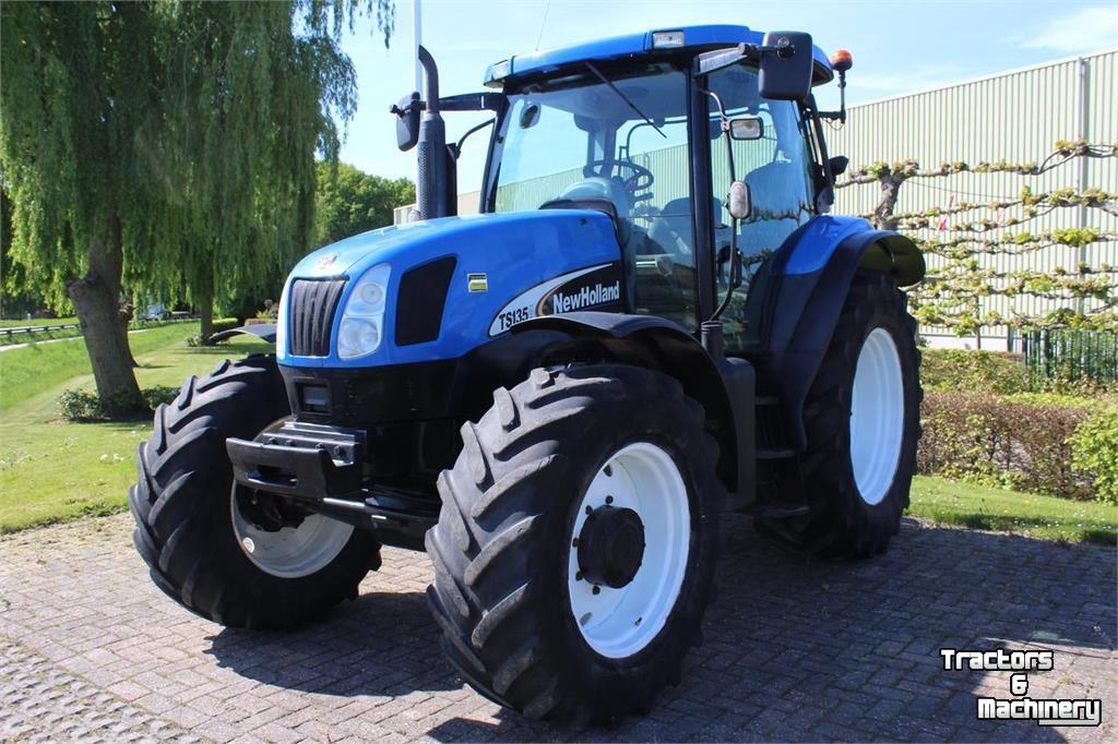 Tracteur New Holland TS135A