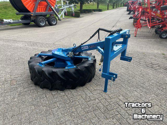 Pousse fourrage à pneu Mezo VOERVEGER VV100A