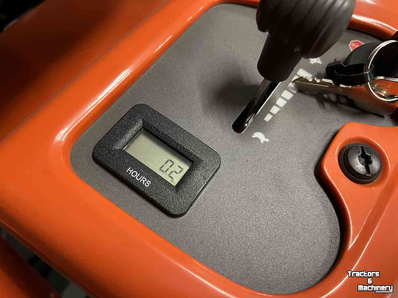 Tracteur Tondeuse Autoporté Husqvarna Husqvarna R216T AWD! Nieuw!