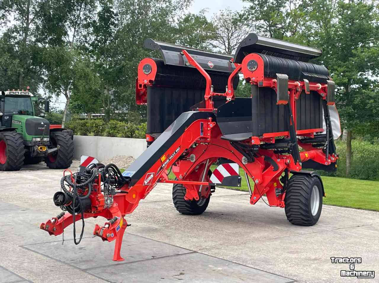 Andaineur Kuhn Kuhn Merge Maxx 950 Bandhark Schwader 410 uur!! Kenteken