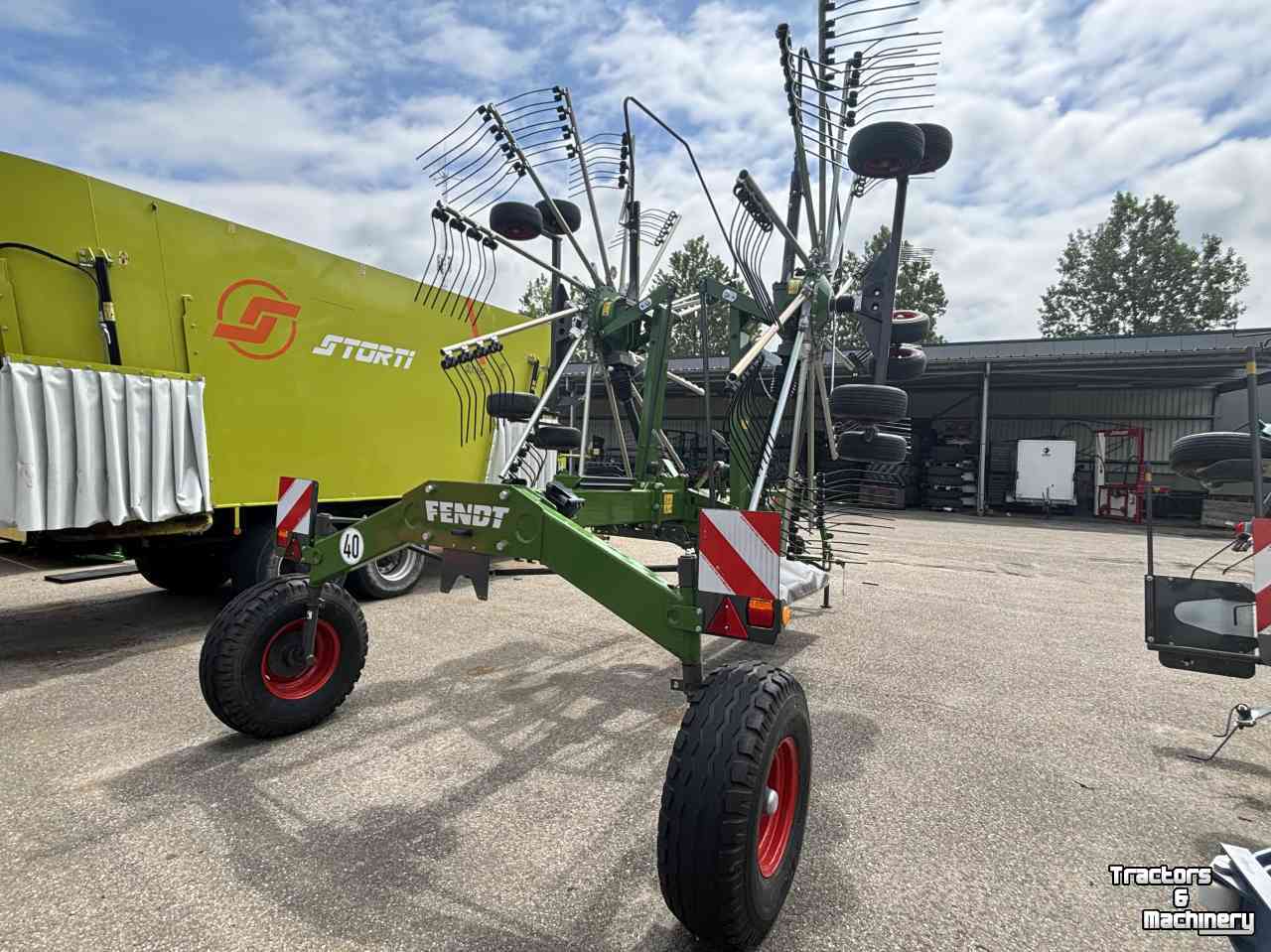 Andaineur Fendt Former 880