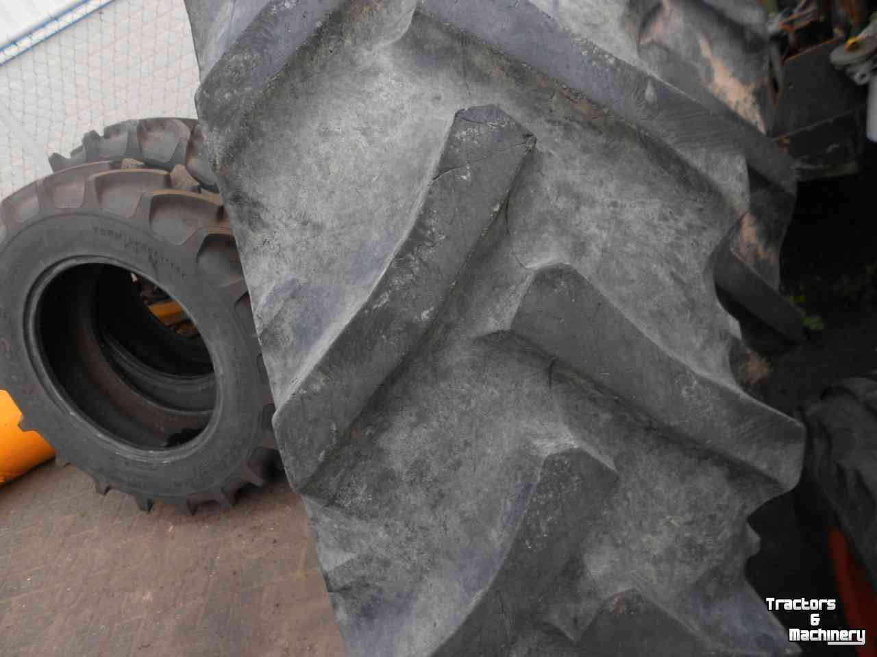 Roues, Pneus, Jantes, Barillets Jumelage Stomil 16.9r34