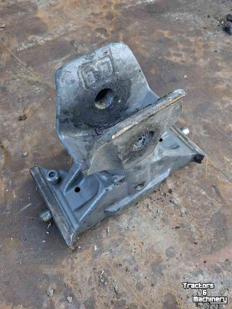 Pièces d‘occasion pour tracteurs Fendt Trekbek trekhaak Rockinger 810d1240c fendt john deere