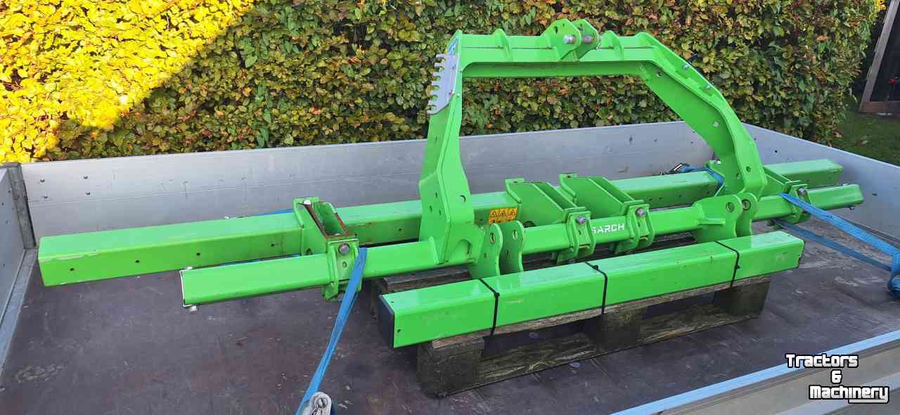 Bineuse  3-punts frame met 3 mtr balk en extra balk voor loopwielen