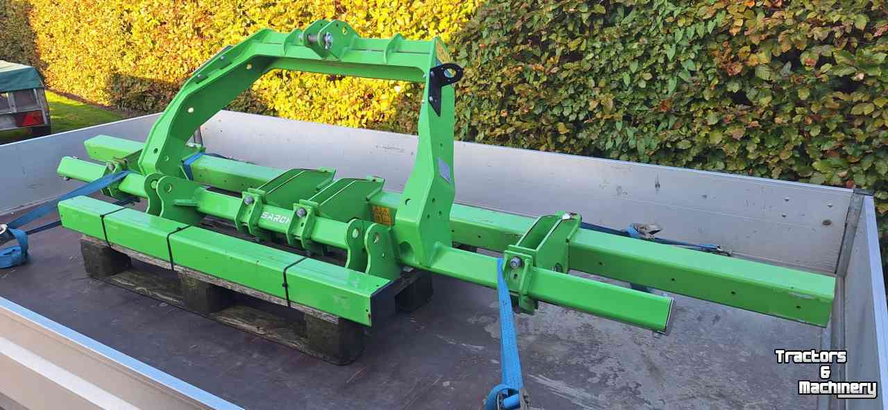 Bineuse  3-punts frame met 3 mtr balk en extra balk voor loopwielen