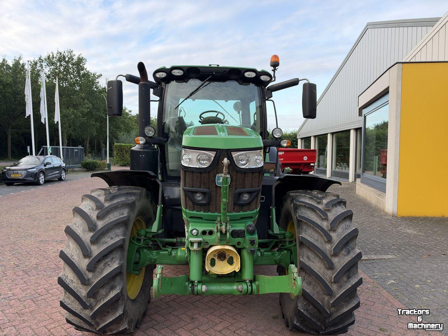 Tracteur John Deere 6155R