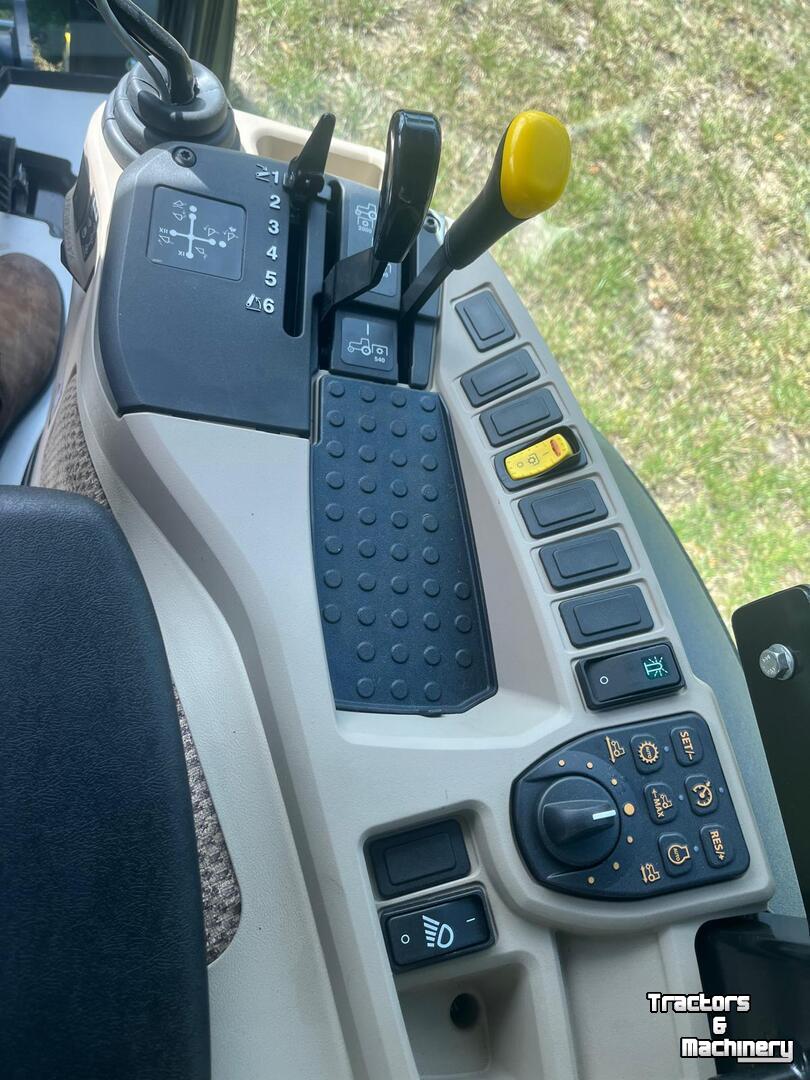 Tracteur pour vignes et vergers John Deere 3046R