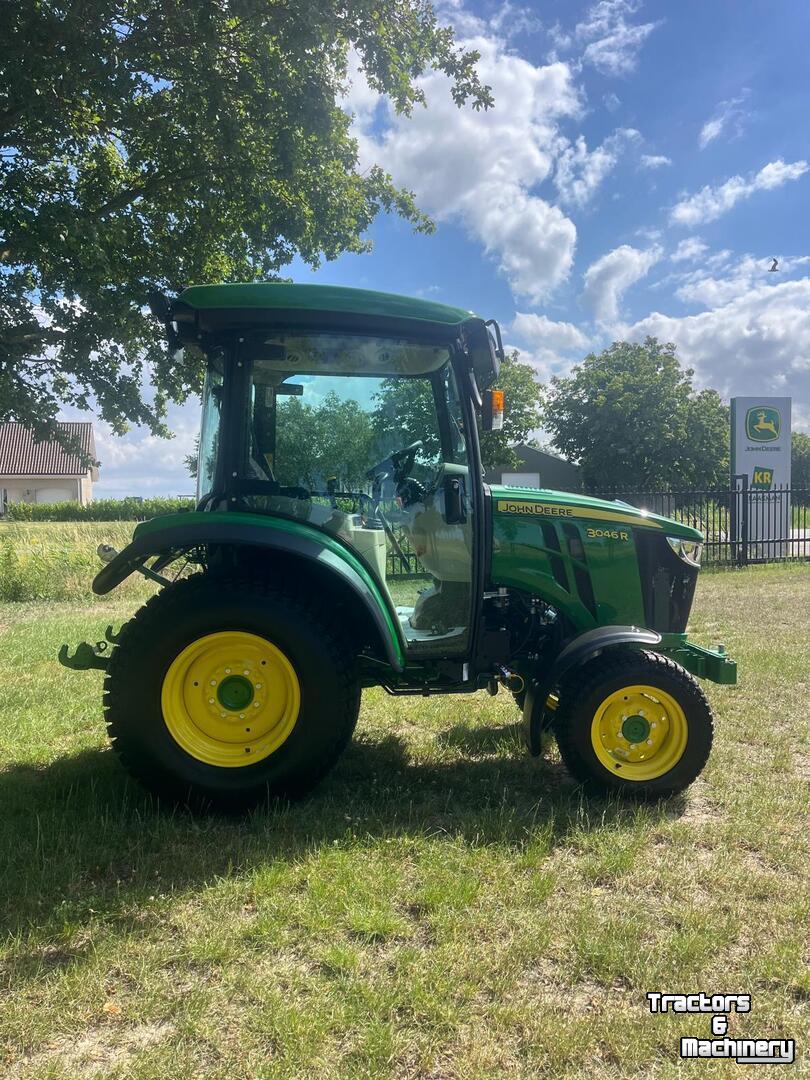 Tracteur pour vignes et vergers John Deere 3046R