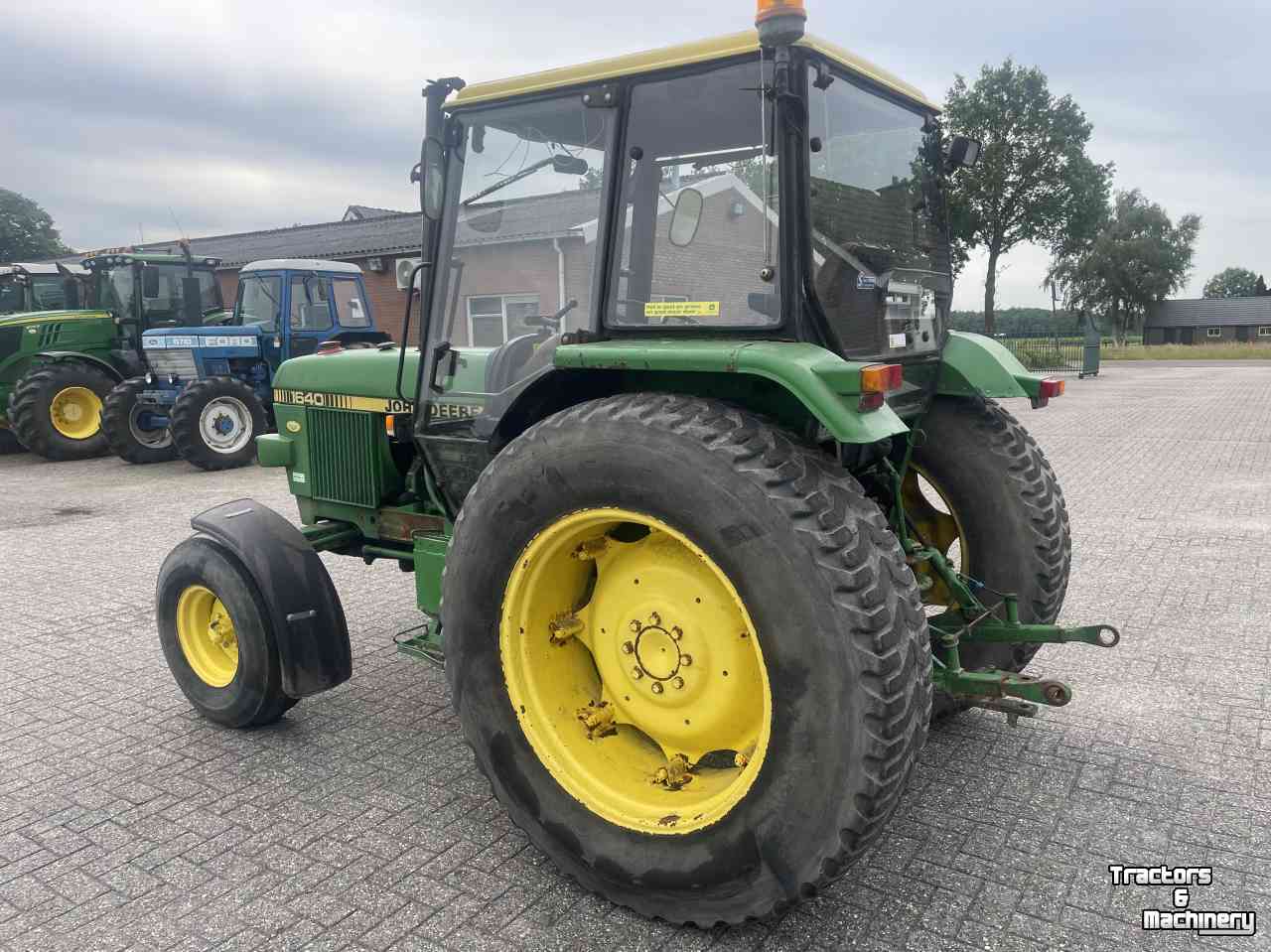 Tracteur John Deere 1640 MC-1 CAB.