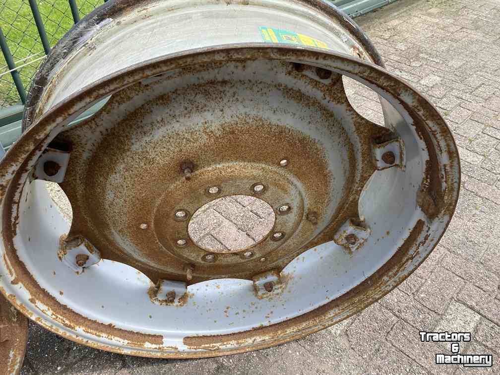 Roues, Pneus, Jantes, Barillets Jumelage Case-IH 11w x 38, set velgen afkomstig van een 856XL, 2 verschillende modellen, ZF 8 gaats steek