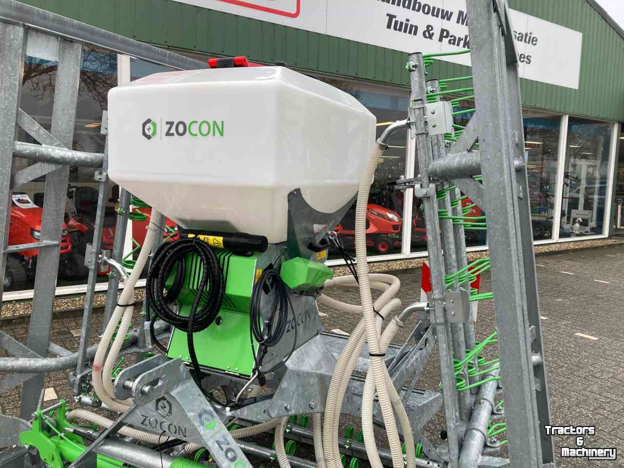 Machine à resemer Zocon Greenkeeper doorzaaimachine / wiedeg   graslandverbetermachine