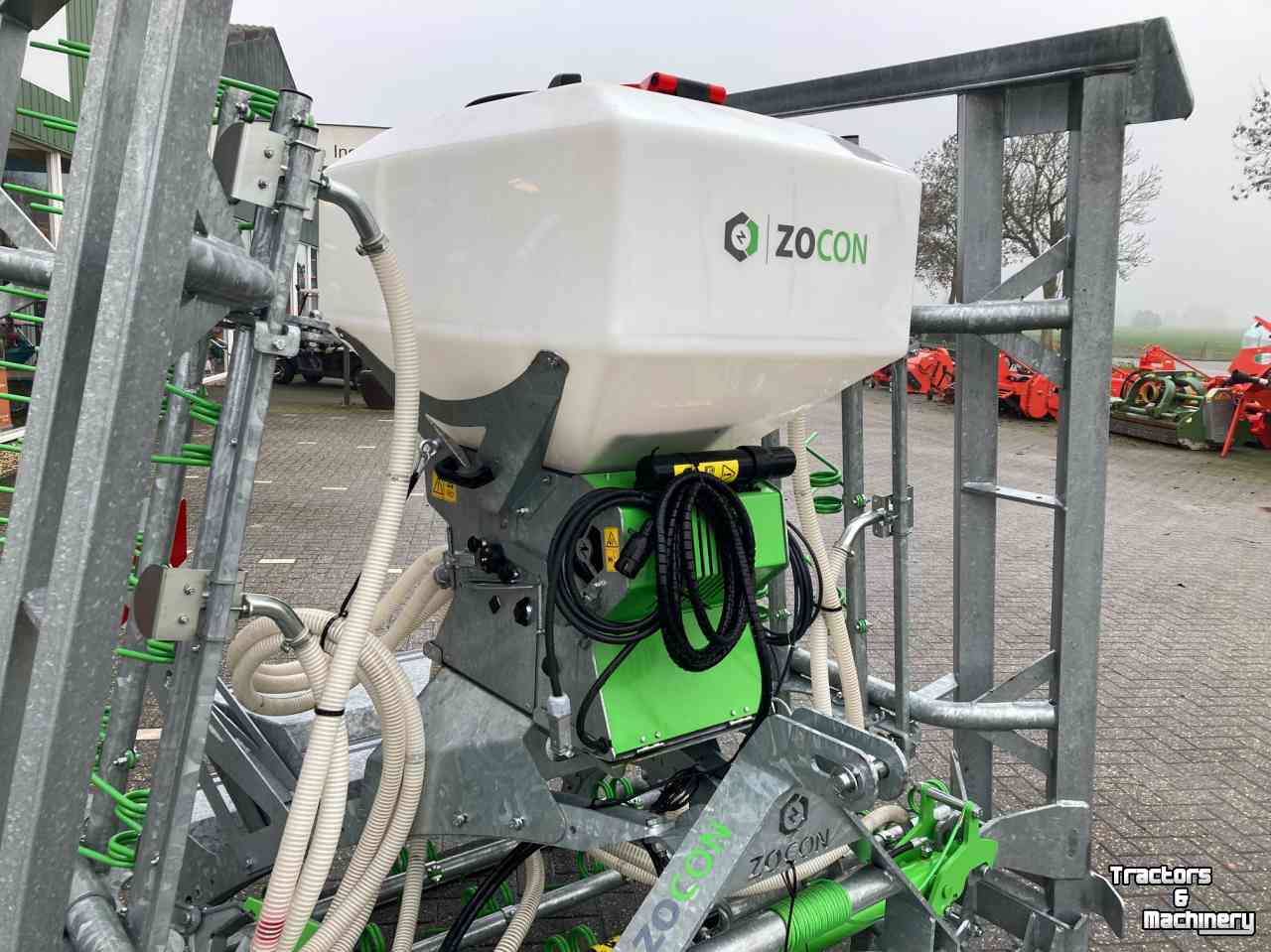 Machine à resemer Zocon Greenkeeper doorzaaimachine / wiedeg   graslandverbetermachine