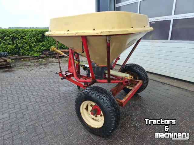 Distributeur d‘engrais Vicon Pendelstrooier