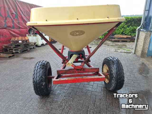 Distributeur d‘engrais Vicon Pendelstrooier