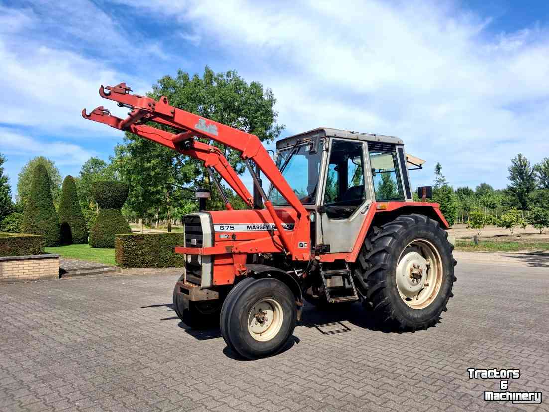 Tracteur Massey Ferguson 675